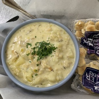 Gualala Seafood Shack - Clam chowder soup - Seafood Near Me - Gualala, California