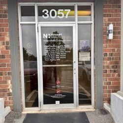 Mothershed & Mothershed DPM - Front door with list of Doctors