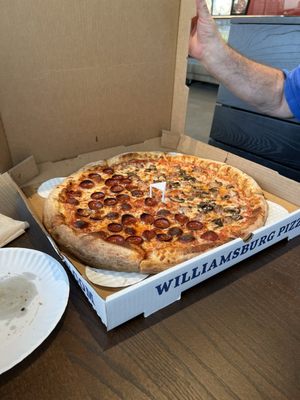 Williamsburg Pizza by null