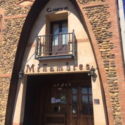 Cueva Miñambres - Fachada