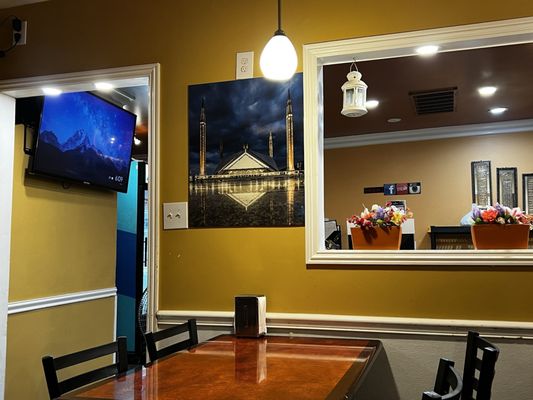 Famous Tandoori by null