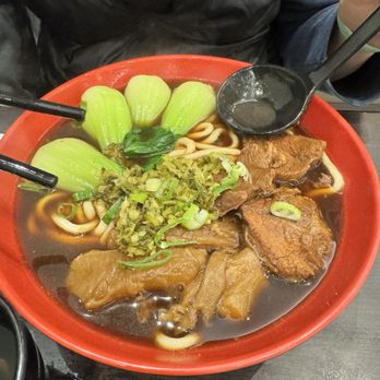 Mei Nung Beef Noodle House - Beef noodle with beef and tendon - Chinese Near Me - Markham, Ontario