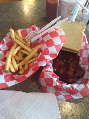 LARK'S BAR-B-QUE by null
