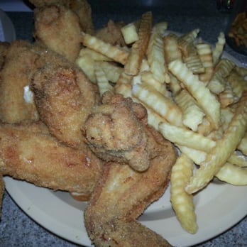 Hodak's - Chicken wing dinner, minus the coleslaw! - Southern Near Me - Saint Louis, Missouri