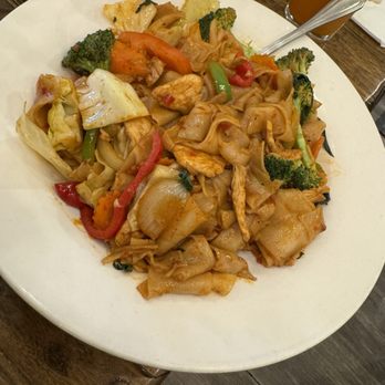 Bhan Mae Vane - Pad Kee Mao - Thai Near Me - Alameda, California Bhan Mae Vane - Pad Kee Mao - Thai Near Me - Alameda, California