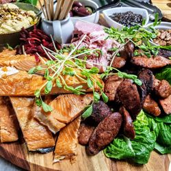 Kinloch Wilderness Retreat - Group platter