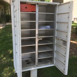US Post Office - These idiots can't even lock a mailbox!!! No wonder why your packages go missing!