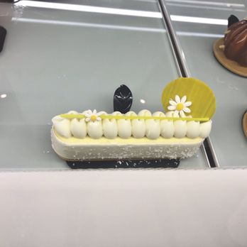 Bachour - Coconut Cheesecake - Bakeries Near Me - Coral Gables, Florida