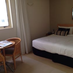 Tingirana Noosa - Street front apartment