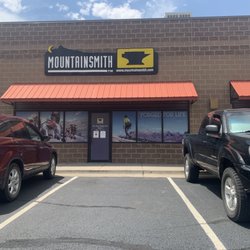 Mountainsmith - Front of shop