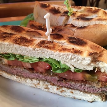 La Rambla - Sandwich Milanesa de Lomo (breaded tenderloin) con Tomate AR$120 ~US$8 (2015/10) - Bars Near Me - Buenos Aires, C