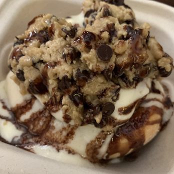 Cinnaholic - Mmmm cream cheese cookie dough - Desserts Near Me - Corona, California