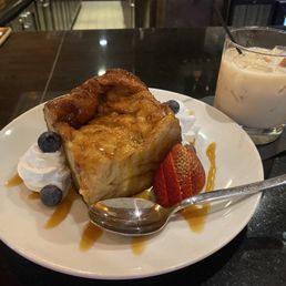 Peach Cobbler drink and Bread Pudfing Peach Cobbler drink and Bread Pudfing