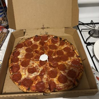 Giant Pizza - Large pepperoni pizza - Pizza Near Me - Sacramento, California Giant Pizza - Large pepperoni pizza - Pizza Near Me - Sacramento, California