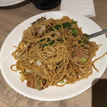 Dumpling Inn - Deluxe chow mein - Chinese Near Me - San Diego, California