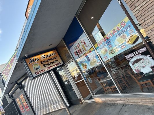 Mis Raices Salvadorean Restaurant by null