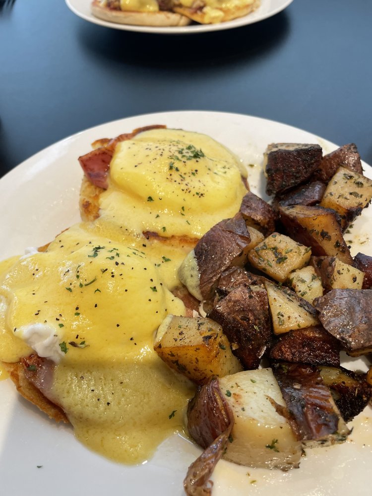 BENSON’S CAFE Updated June 2024 31 Photos & 50 Reviews 160 Main