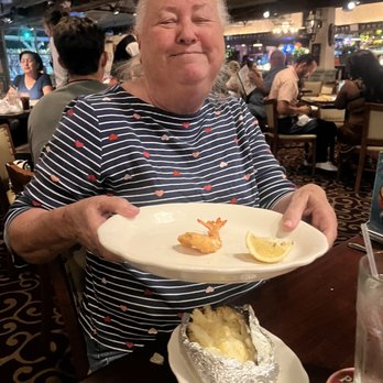 Pappadeaux Seafood Kitchen - The last of the seafood platter,ate it all - Seafood Near Me - Phoenix, Arizona