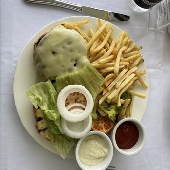 Skylon Tower - Beef Burger w/shoestring fries - Canadian (New) Near Me - Niagara Falls, Ontario Skylon Tower - Beef Burger w/shoestring fries - Canadian (New) Near Me - Niagara Falls, Ontario