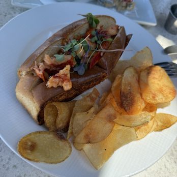 Lighthouse - Lobster Roll - Breakfast & Brunch Near Me - Newport Beach, California
