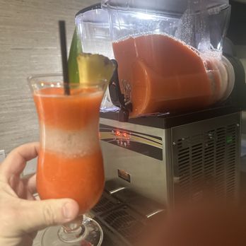 Tapps Lounge - Fresh squeezed fruit frozen hurricanes - Bars Near Me - Jamestown, North Dakota