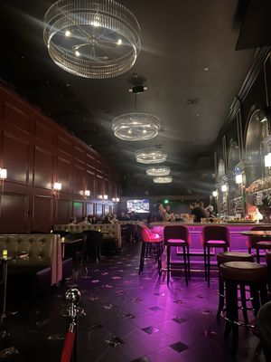 Bar Loretta by null