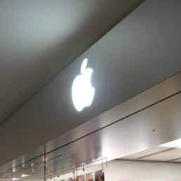 The Apple Store at West Edmonton Mall