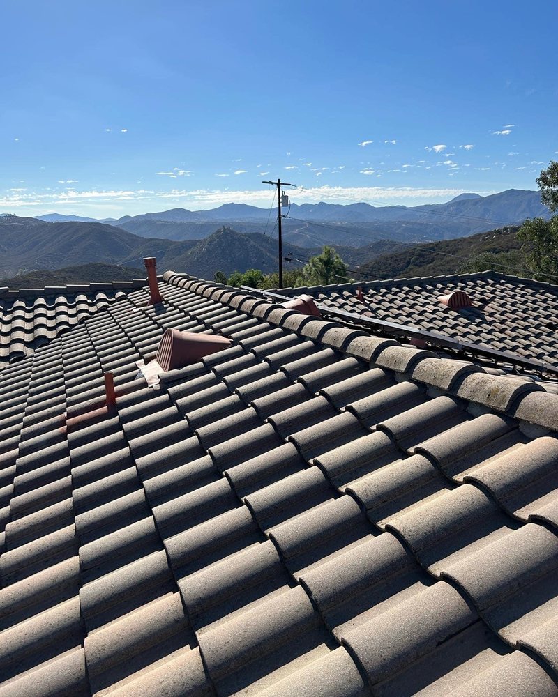 Slide of Arenas Contracting