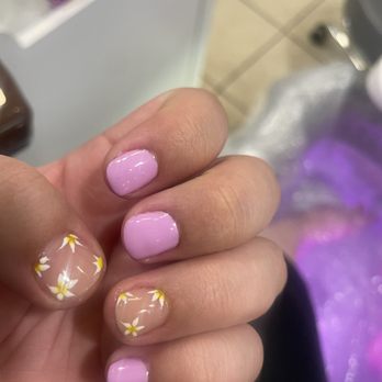 Elegant Nails - Nail Salons Near Me - Portage, Wisconsin
