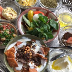 Beit el Zeitoun - Full Lebanese breakfast