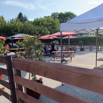 Minella's Diner - Lovely outside dining area - Diners Near Me - Wayne, Pennsylvania