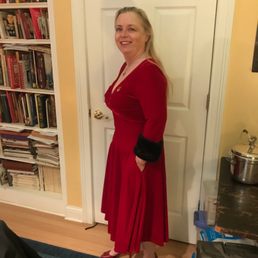 Red dress with removable cuffs and Pockets!