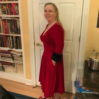 Sugaree's - Red dress with removable cuffs and Pockets! - Accessories Near Me - Murfreesboro, Tennessee