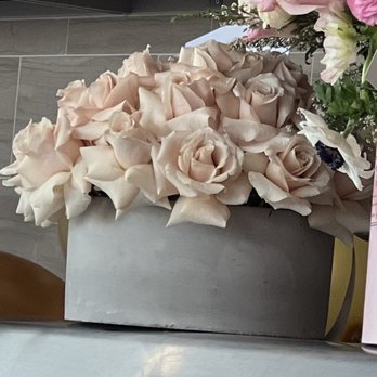 Boxed Flowers & Sweets - The item that was received. - Florists Near Me - Glendale, California Boxed Flowers & Sweets - The item that was received. - Florists Near Me - Glendale, California
