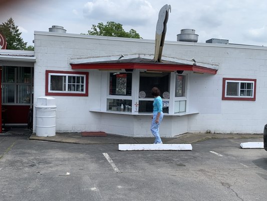 Mac's Drive-In by null