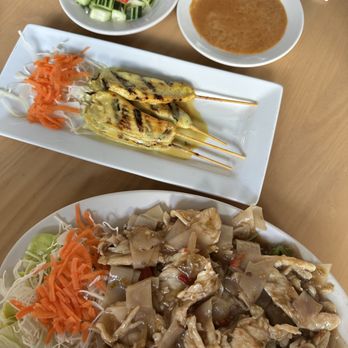 Coco Thai Cuisine - Chicken Satay and Chicken Pad Kee Mow - Thai Near Me - Orlando, Florida Coco Thai Cuisine - Chicken Satay and Chicken Pad Kee Mow - Thai Near Me - Orlando, Florida