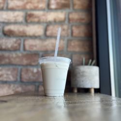 Bo's Bagels & Coffee - Adorable plants all over the place.