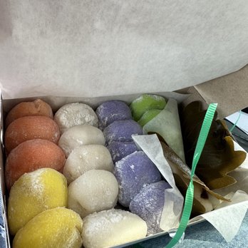 Nisshodo Candy Store - Yellow (peanut butter), orange (coconut), white (lychee), purple (Lilikoi), green (melona), oak-leaf wrapped azuki bean (Kashiwa) - Candy Stores Near Me - Honolulu, Hawaii Nisshodo Candy Store - Yellow (peanut butter), orange (coconut), white (lychee), purple (Lilikoi), green (melona), oak-leaf wrapped azuki bean (Kashiwa) - Candy Stores Near Me - Honolulu, Hawaii