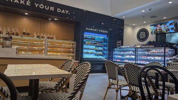 Paris Baguette by null