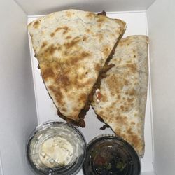 Vision Restaurant & lounge - Quesadillas, drinks, hookah and service were great! Our waitress got to us soon as we sat down. Good music too.