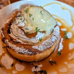 Coquette - Apple tart w/ Herbs de Provence ice cream