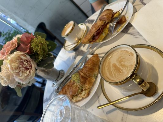 Le Parisien Bakery by null