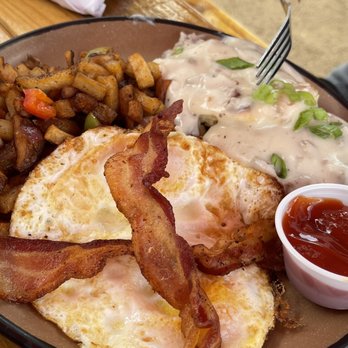 The Tipsy Oak - Biscuits and gravy - Gastropubs Near Me - Arlington, Texas