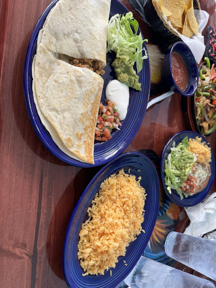 LOS TRES HERMANOS RESTAURANT Updated November 2024 39 Photos & 12