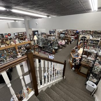 Town Hall Antiques - Antiques Near Me - Romeo, Michigan Town Hall Antiques - Antiques Near Me - Romeo, Michigan