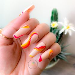 Qq Nail Lounge