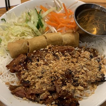 Pho Saigon - Vermicelli with pork and spring roll - Vietnamese Near Me - Newmarket, Ontario