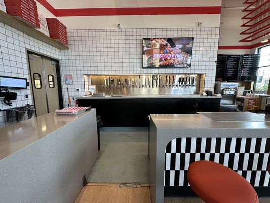 Odie's Pizza Co by null