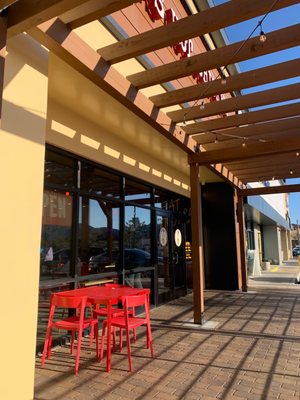 Dave’s Hot Chicken by null