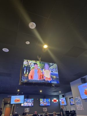 Pluckers Wing Bar by null